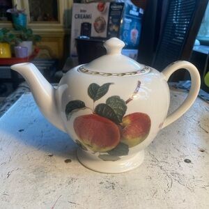 Queens Hooker’s Fruit Apple Tea Pot& Lid India